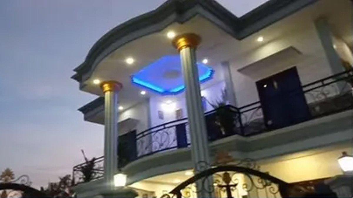 Rumah mewah milik TKI sukses di Malaysia.