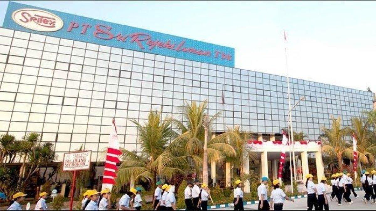 SRITEX PHK MASSAL,- Daftar 28 bank yang memberi pinjaman atau utang ke PT Sri Rejeki Isman Tbk (Sritex) yang memutuskan untuk tutup permanen pada 1 Maret 2025.