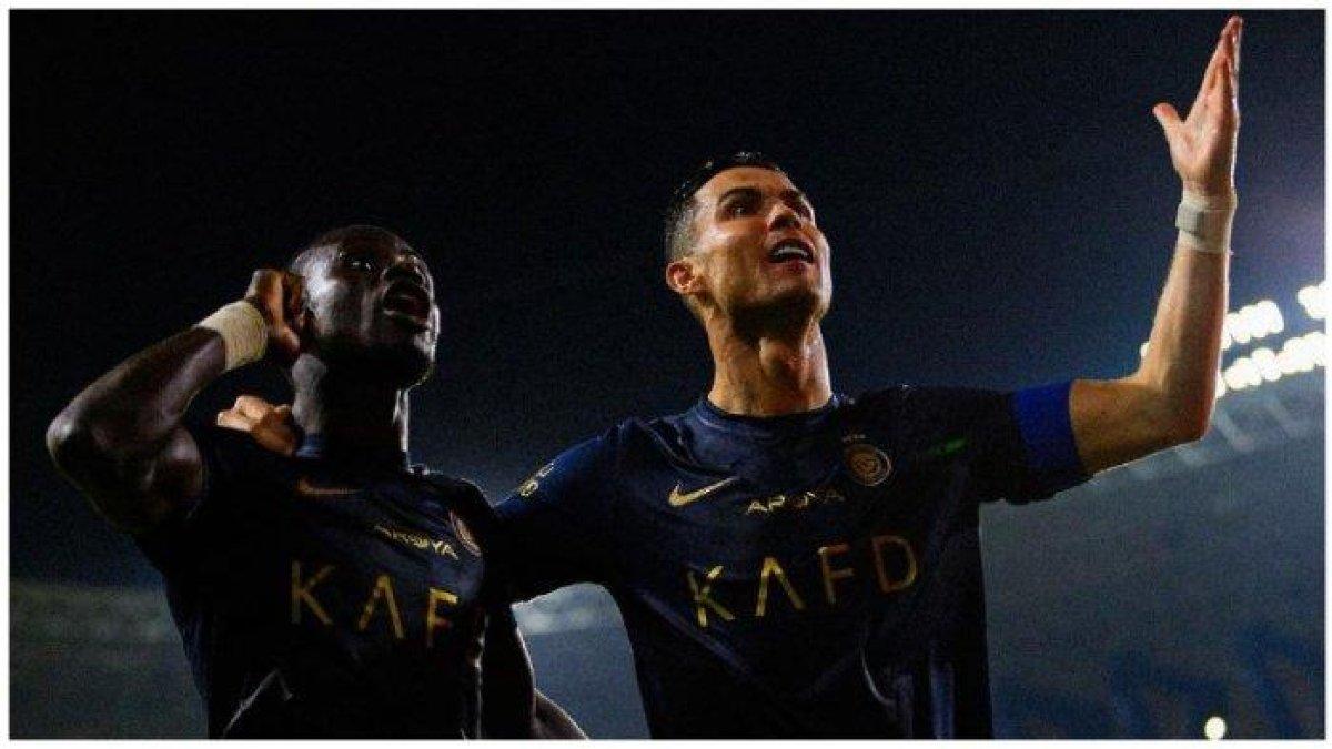 Sadio Mane bersama Cristiano Ronaldo