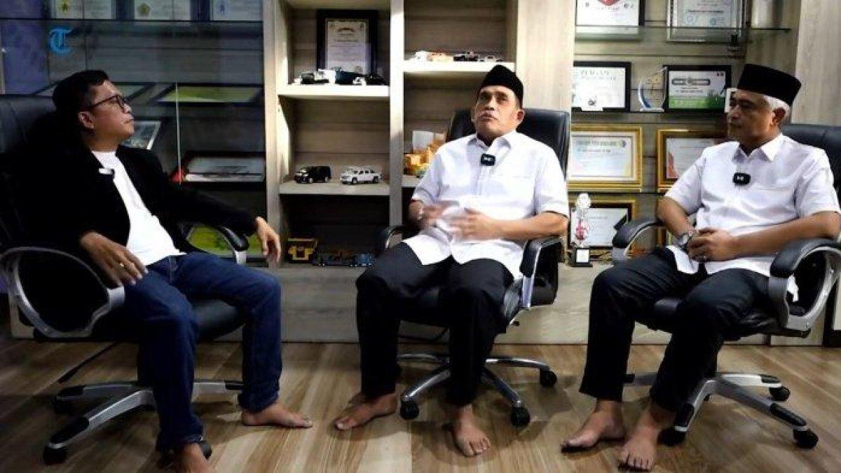 Pasangan calon H Sahrujani-Hero Setiawan sebagai peraih suara terbanyak Pilkada HSU saat berbincang dengan Pemimpin Redaksi Banjarmasin Post, M Royan Naimi dalam program Btalk.