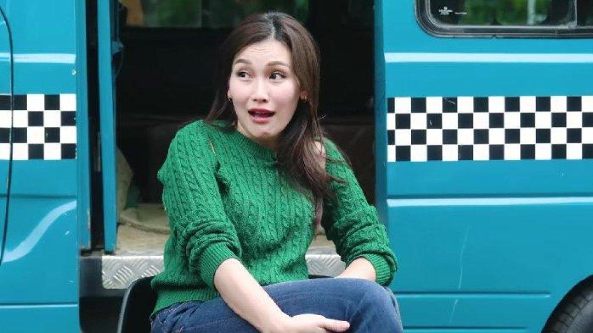 Ayu Ting Ting tanggapi soal Billy Syahputra