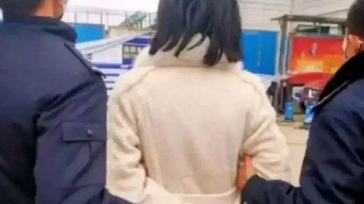 Selama ini jadi guru favorit anak, orangtua murid syok begitu tahu identitas aslinya
