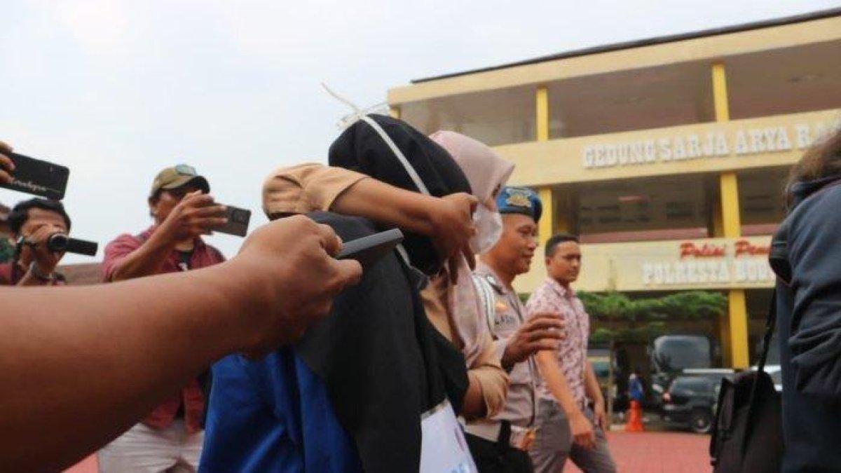 Selebgram yang ditangkap Polresta Bogor Kota karena promosikan judi online, Selasa (22/8/2023).