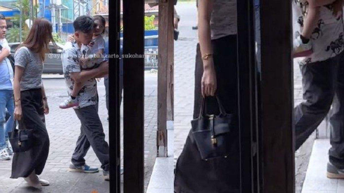Selvi Ananda istri Gibran Rakabuming tampak mengenakan Tas Hermes ratusan juta