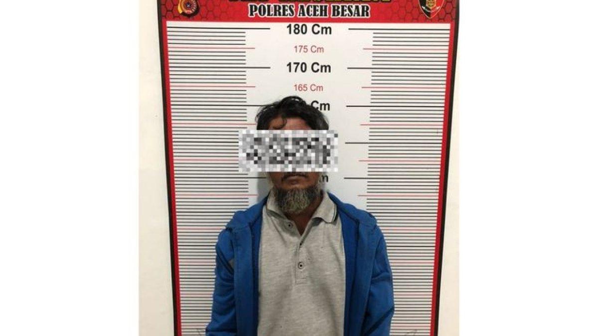 Seorang ayah berinisial Y (46) warga salah satu kecamatan di Aceh Besar ditangkap polisi karena ketahuan mencabuli anak kandungnya sendiri hingga hamil. Pelaku diamankan Minggu (29/10/2023).