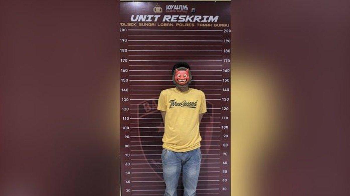 Seorang laki-laki berinisial A(35), diamankan oleh Polsek Simpang Empat usai bubarkan pernikahan mantan istri.