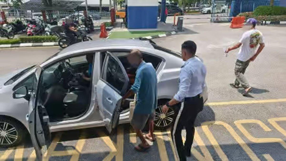 Seorang lansia berusia 76 tahun berjalan kaki sejauh 20 kilometer ke kantor polisi untuk membayar denda