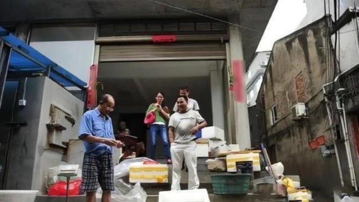 Seorang pria bernama Ha menjual ikan raksasa, laku miliaran rupiah.
