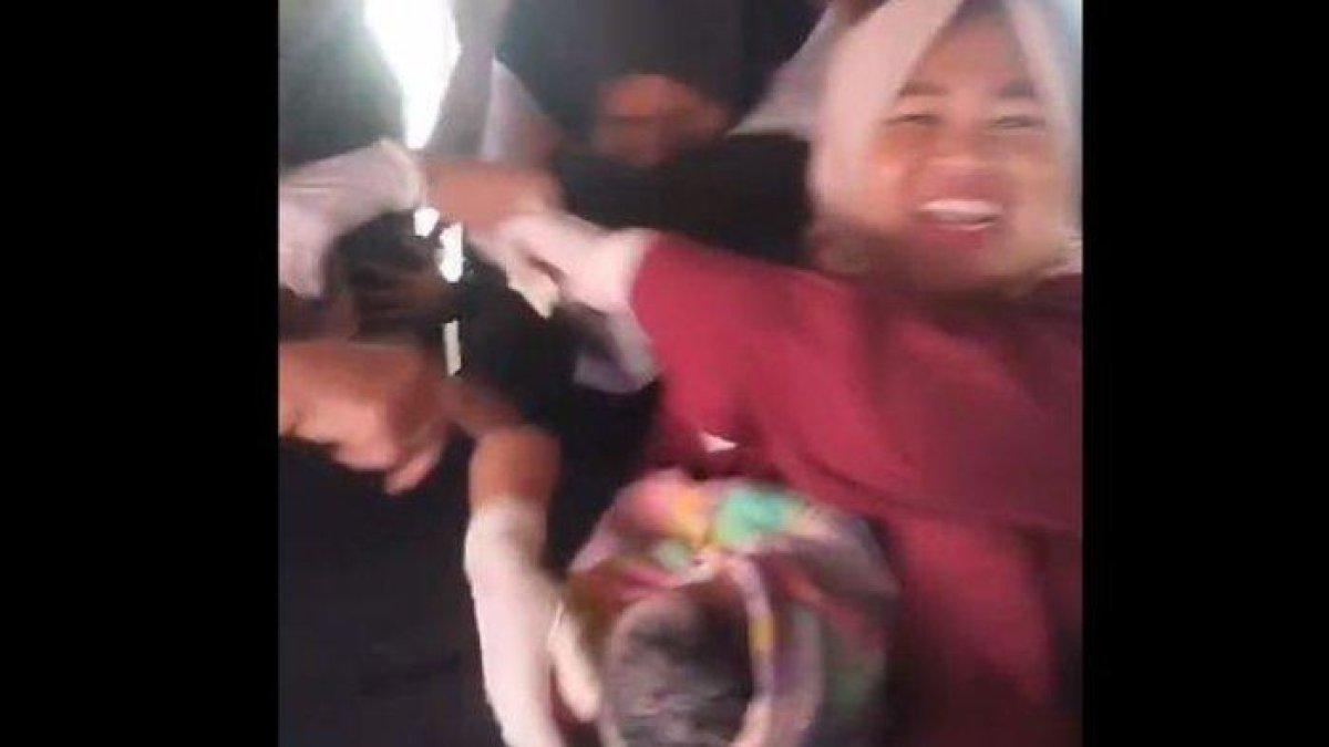 Seorang warga Kuala Kampar, melahirkan di speedboat