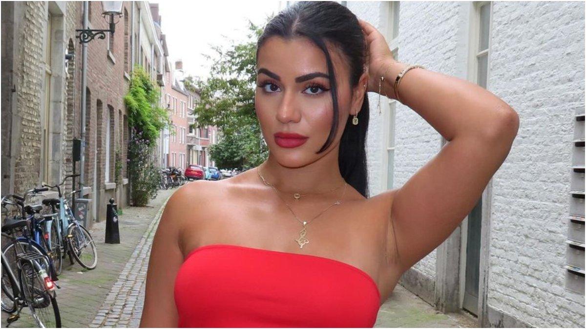 Shayne Pattynama sudah bertunangan dengan wanita bernama Mina.