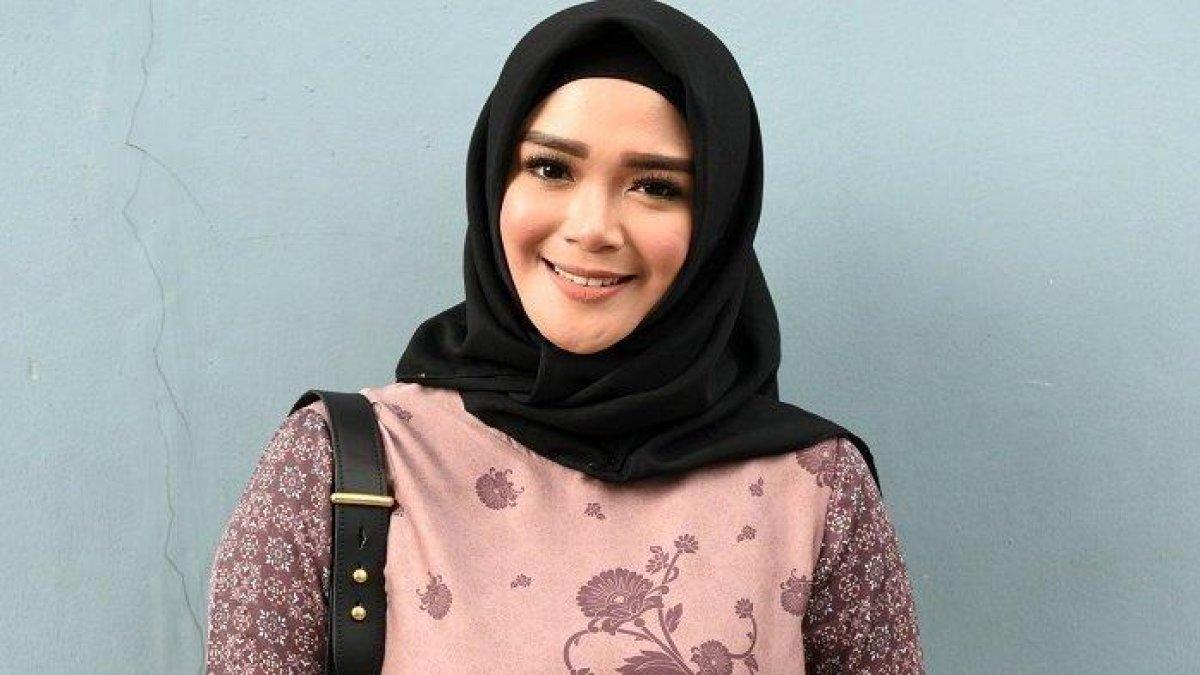 Sheza Idris mantan kekasih Ruben Onsu