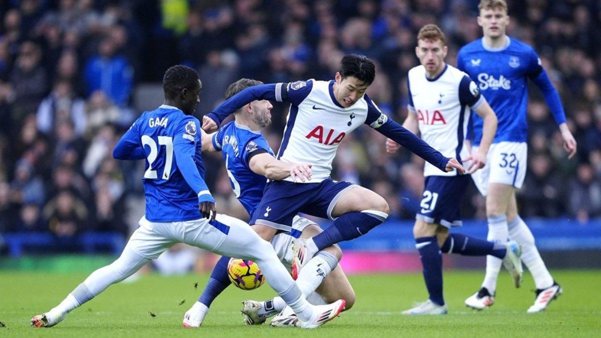 Son Heung-min pemain Tottenham tengah beraksi saat pertandingan.