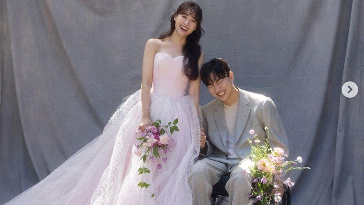 Song Jieun dan Park We pamer foto prewedding.