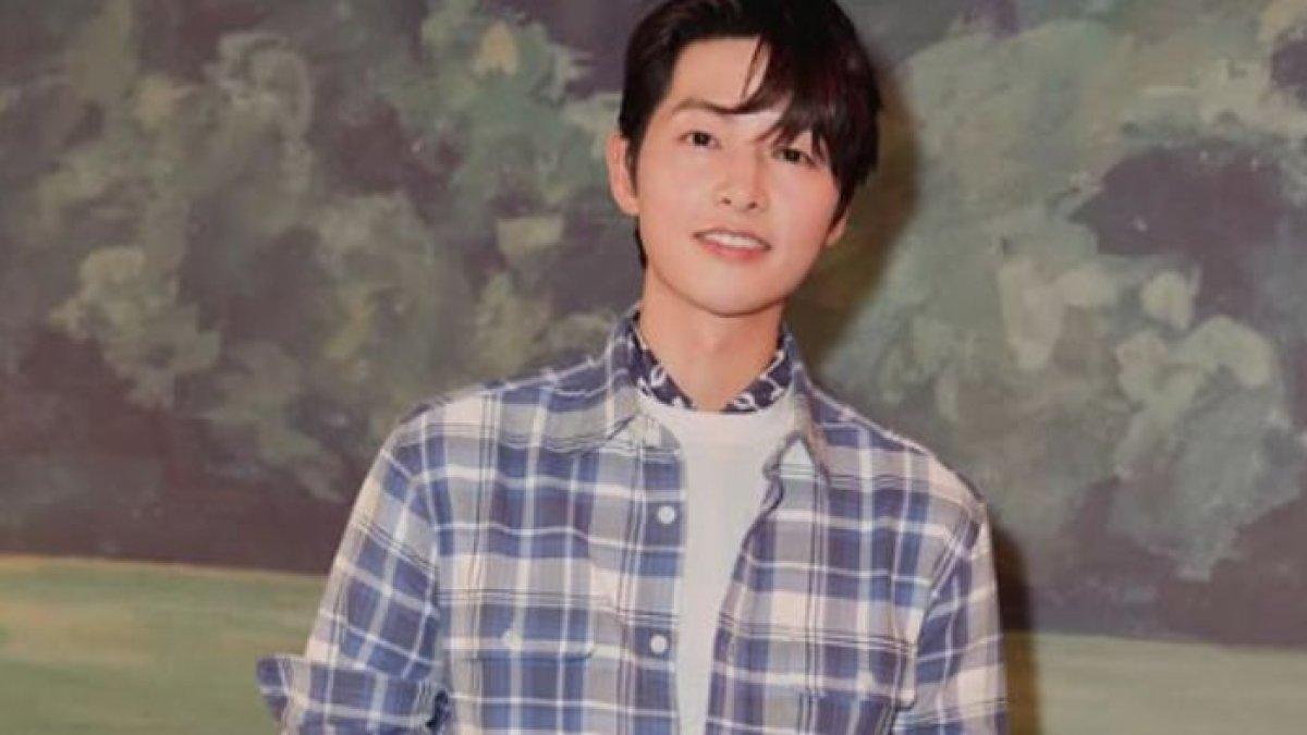 ARTIS BAYARAN TERTINGGI - Foto aktor Song Joong Ki, diolah dari Instagram @hi_songjoongki, Senin (14/7/2025). Song Joong Ki termasuk jajaran artis Korea dengan bayaran tertinggi di Negeri Gingseng tersebut.
