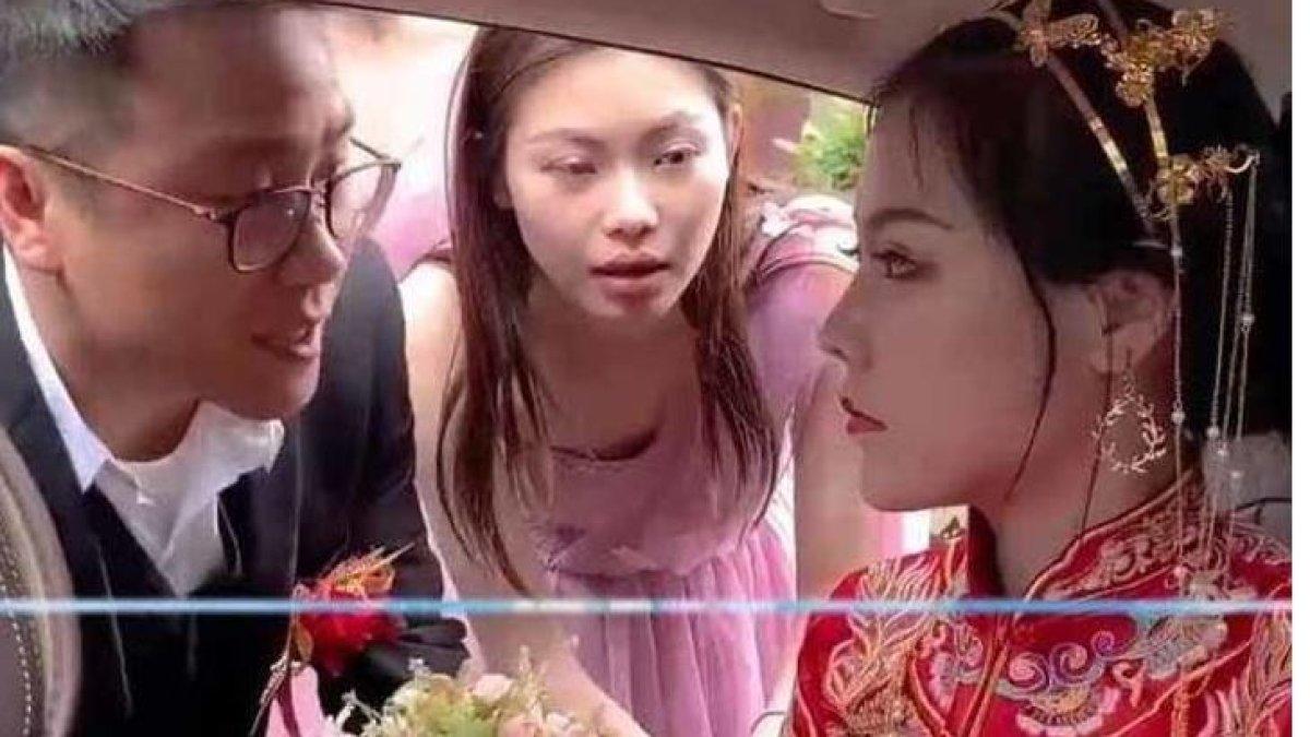 Sorang pengantin wanita ngotot tak mau keluarg sebelum maharnyua ditambahkan.