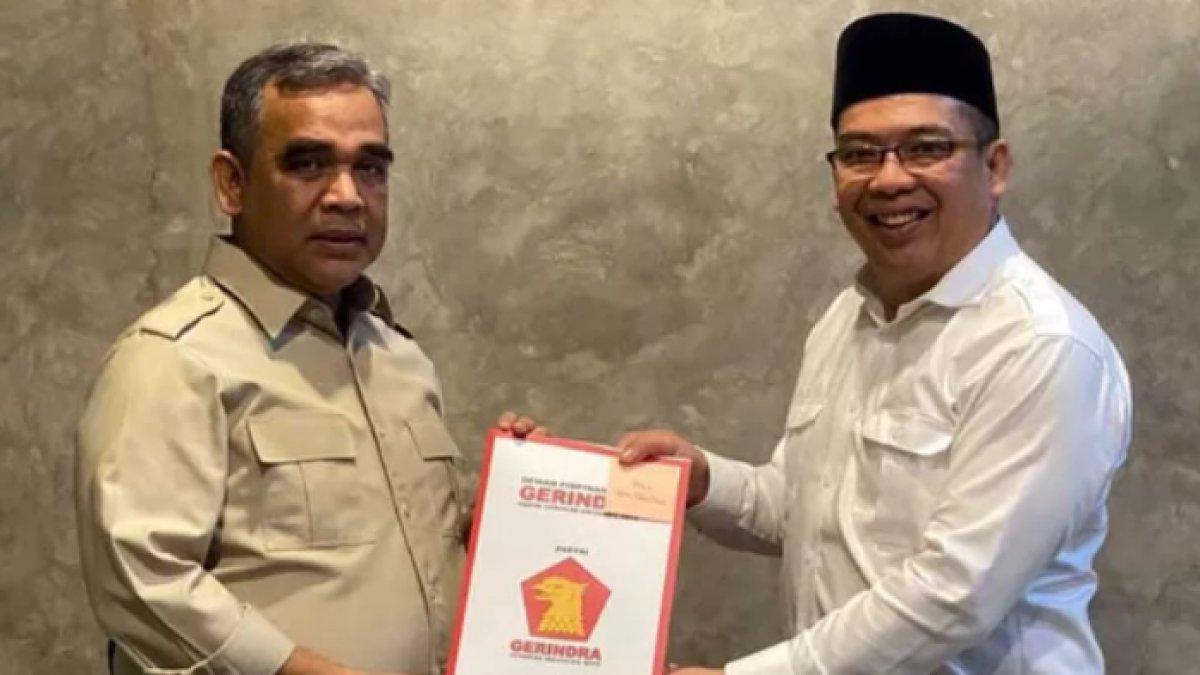 Sosok Aminuddin, pemenang Pemilihan Kepala Daerah (Pilkada) Kota Probolinggo, Jawa Timur 2024 yang dulunya merupakan seorang penjual kerupuk.