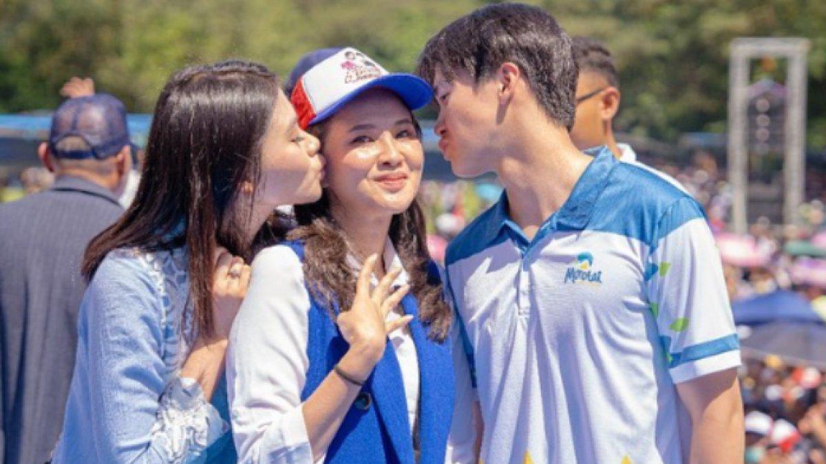Sosok Bennet Edbert Laos, putra dari mendiang Benny Laos yang setia mendampingi ibunya, Sherly Tjoanda memenangkan Pilkada Maluku Utara 2024.