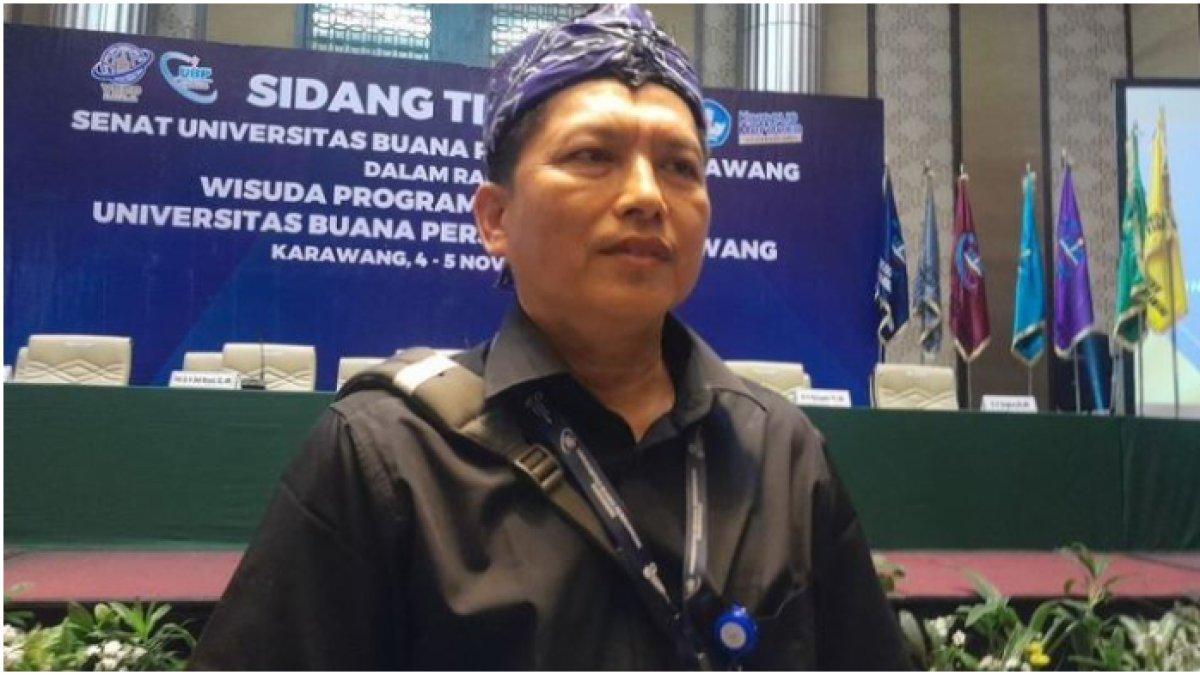 Sosok Nandang, OB yang berhasil diwisuda