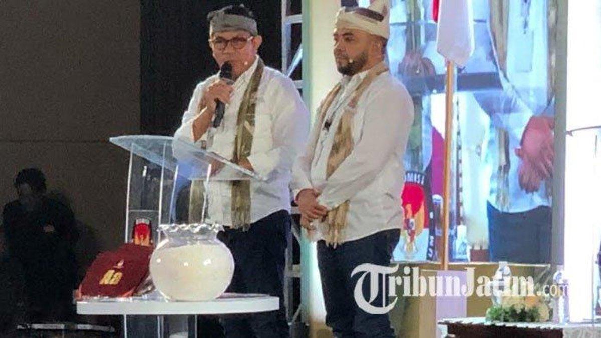 Sosok Nurochman, mantan tukang sapu jadi Wali Kota Batu, Jawa Timur dalam Pilkada Kota Batu 2024.