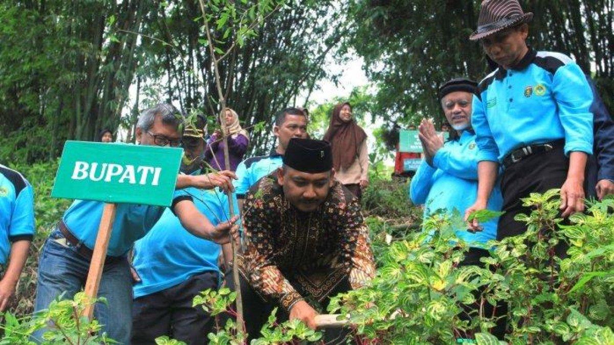 Sosok Ony Anwar Harsono, pemenang Pemilihan Kepala Daerah (Pilkada) Ngawi, Jawa Timur 2024.