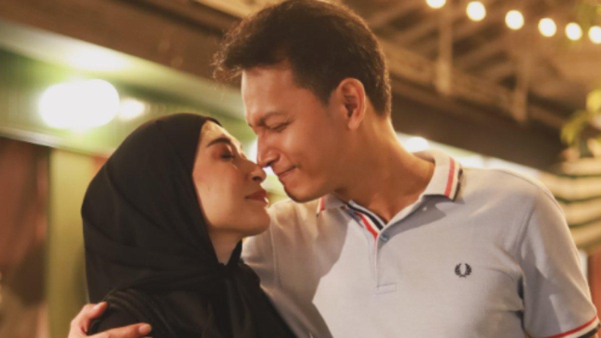 Sosok Vanny Widyasasti istri Fedi Nuril yang khawatir soal suaminya kerap kritik pemerintah.