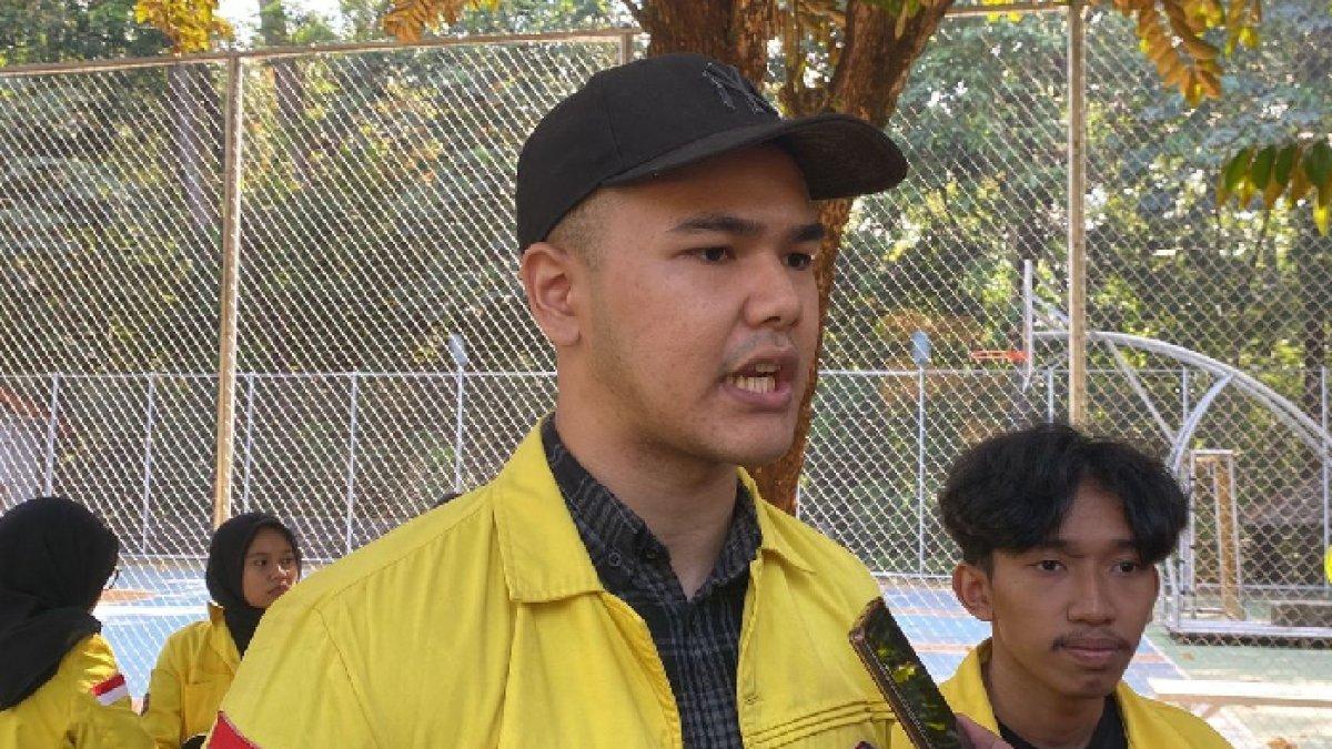 Sosok ketua BEM UI Verrel Uziel yang jadi sorotan di demo Peringatan Darurat Indonesia di DPR