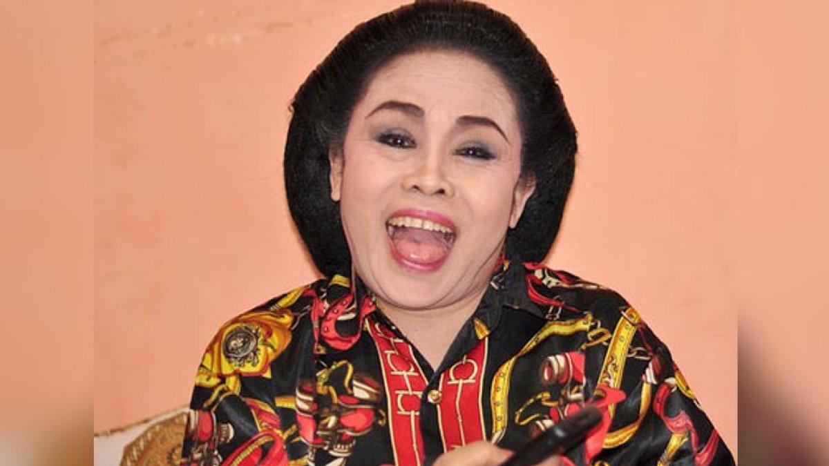 Sosok pesiden senior Yati Pesek