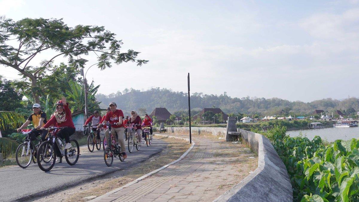 Sri Mulyani di Waduk Rowo Jombor