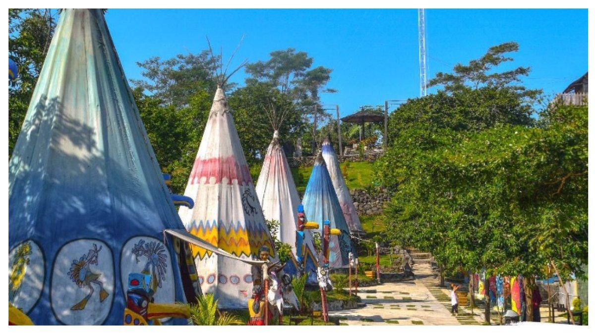 SUASANA KAMPUNG INDIAN KEDIRI