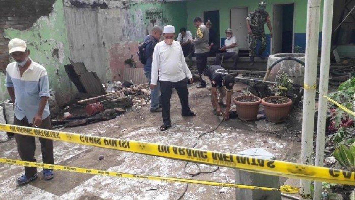 Suasana lokasi temuan kerangka mayat dalam sumur di Desa Tarikolot, Kecamatan Citeureup, Kabupaten Bogor, Jumat (8/12/2023).