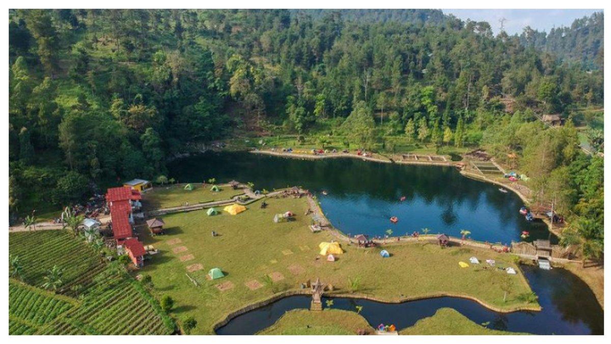 SUASANA TELAGA MADIRDA - Telaga Madirda menghadirkan suasana tenang, udara segar, serta berbagai aktivitas seru, cocok bagi wisatawan yang ingin melepas penat di alam Karanganyar.