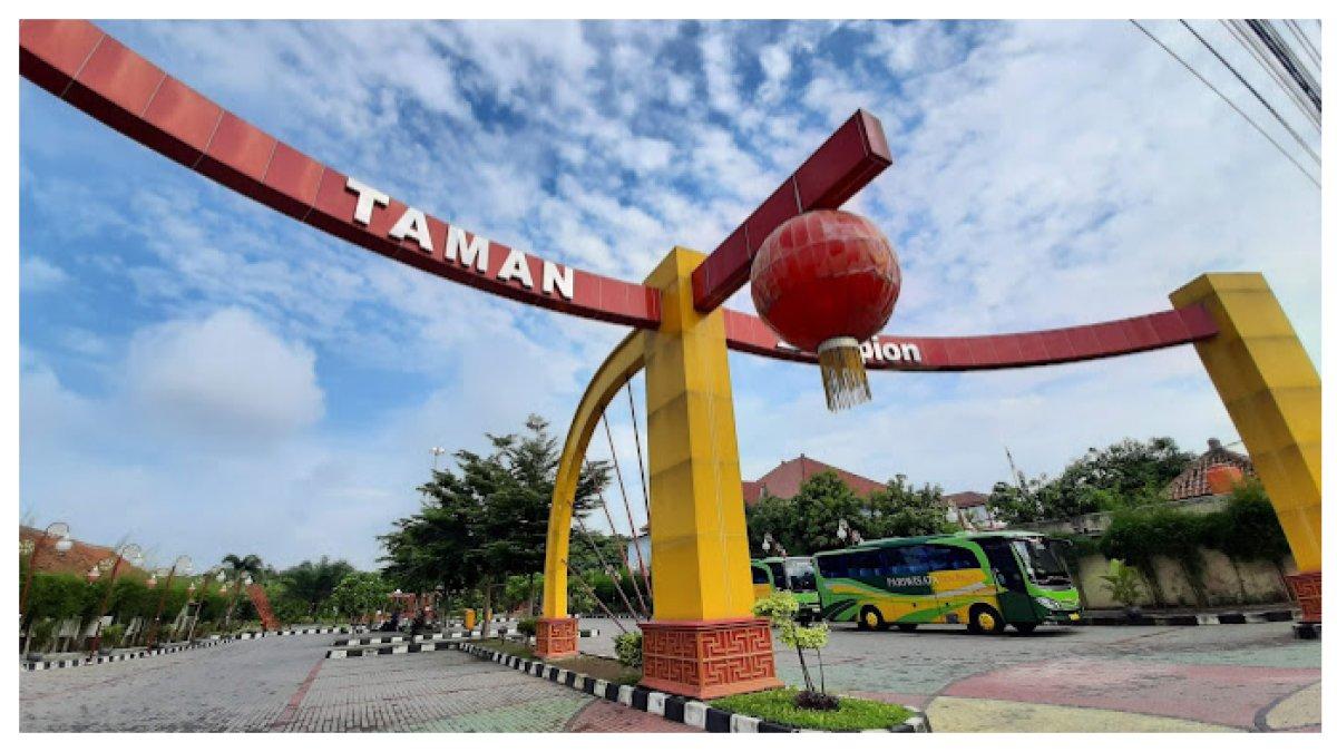 TAMAN KOTA KLATEN: Taman Lampion Klaten