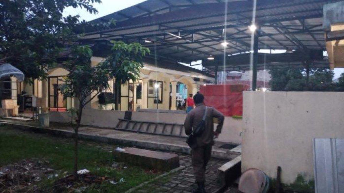 TKP Keracunan Massal di Perumahan Alam Tirta Ciomas Bogor, Jumat (12/1/2024).