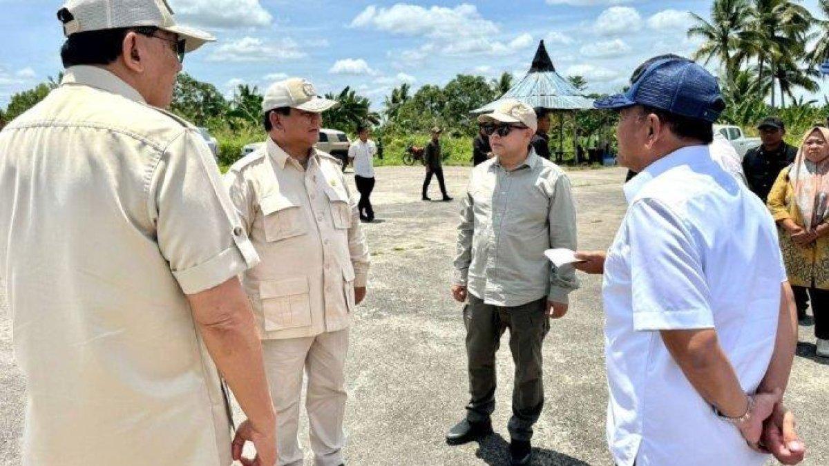 TUKANG OJEK JADI CRAZY RICH,- Sosok mantan tukang ojek yang menjadi tamu undangan kehormatan Presiden Prabowo, kini harta kekayaannya fantastis.