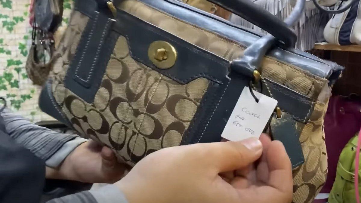 Tas coach bekas dijual dengan harga Rp 650 ribu