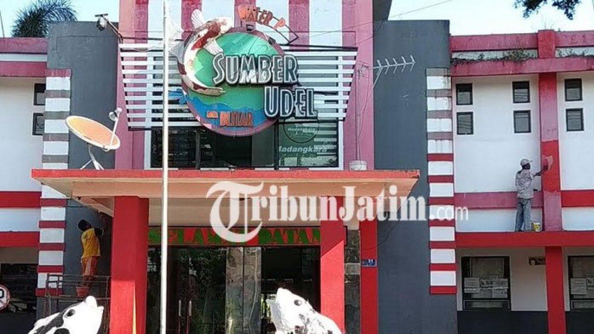 Tempat wisata Waterpark Sumber Udel sampai sekarang masih tutup. Tempat wisata milik Pemkot Blitar itu masih mencari calon pengelola baru dan ditargetkan buka pada Lebaran tahun ini.
