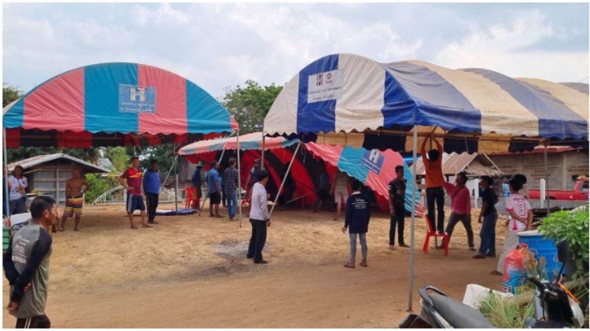 Tenda pernikahan sudah dipasang kini dicopoti