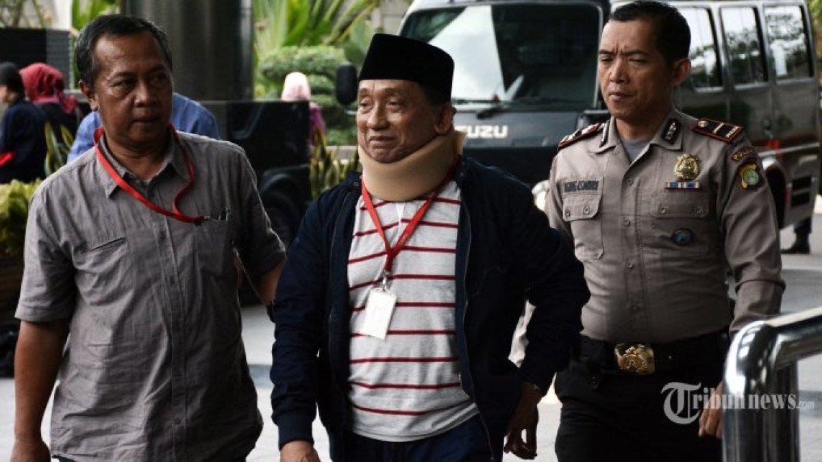 Terpidana kasus penerimaan suap Fuad Amin Imron
