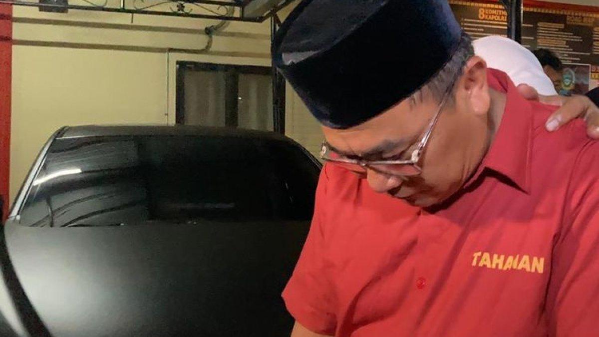 Tersangka dan DPO kasus narkoba jenis ekstasi yang juga anggota DPRD Kabupaten Tanjung Balai, Mukmin Mulyadi akhirnya mengenakan pakaian tahanan. Kuasa hukum Mukmin Mulyadi, Rony E. Hutahean mengatakan bahwa pihak keluarga terpukul dengan penahanan kliennya menjelang lebaran.