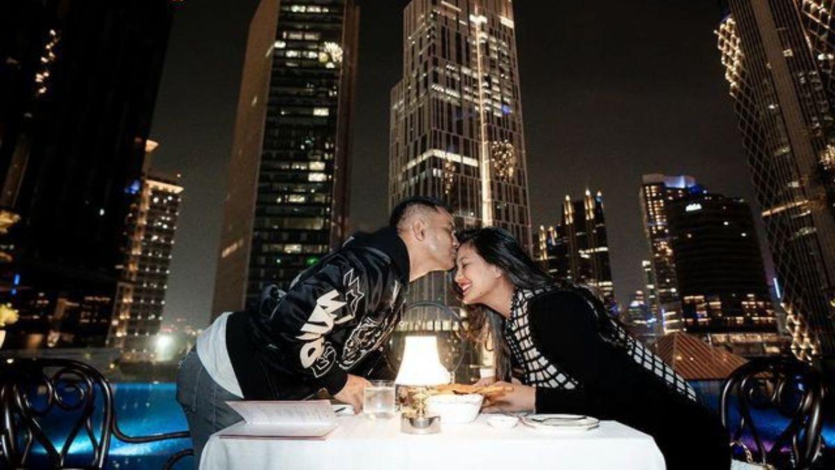 Tetap romantis diusia pernikahan ke-11