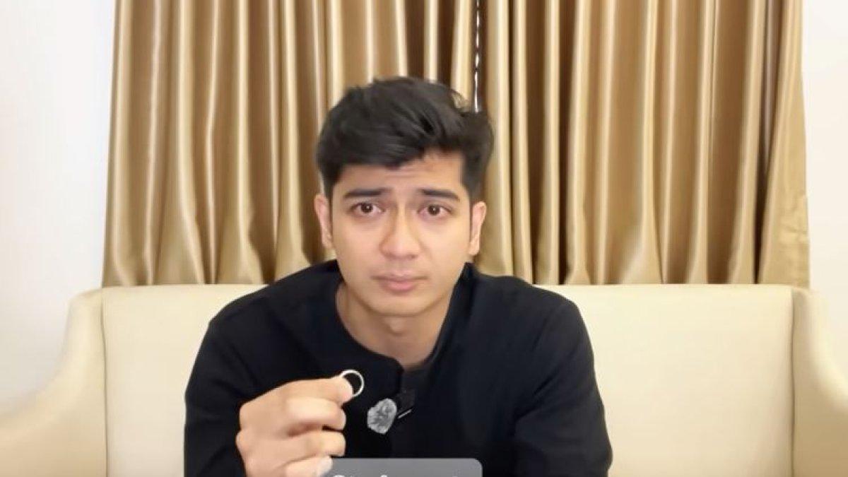 Teuku Ryan nangis lepas cincin nikahnya dengan Ria Ricis
