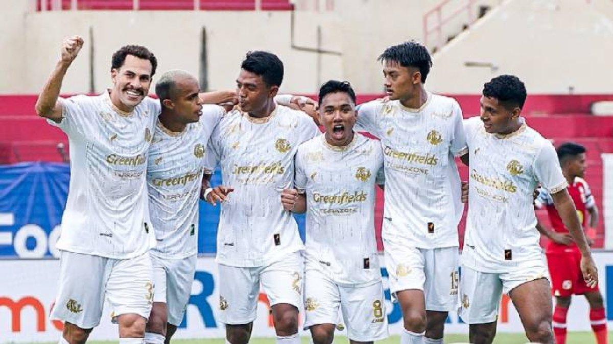 Tim Arema Malang, prediksi skor saat melawan Persib Bandung, Jumat, 24 Januari 2025.
