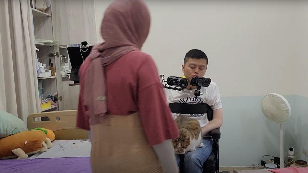 Titi Tilah bersama sang majikan