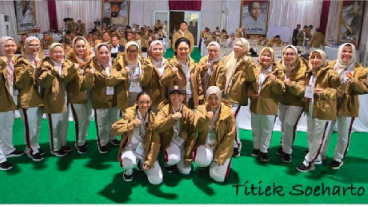 Titiek Soeharto Berseragam Militer Ikut Diklat DPR RI Partai Gerindra, Foto Bareng Prabowo