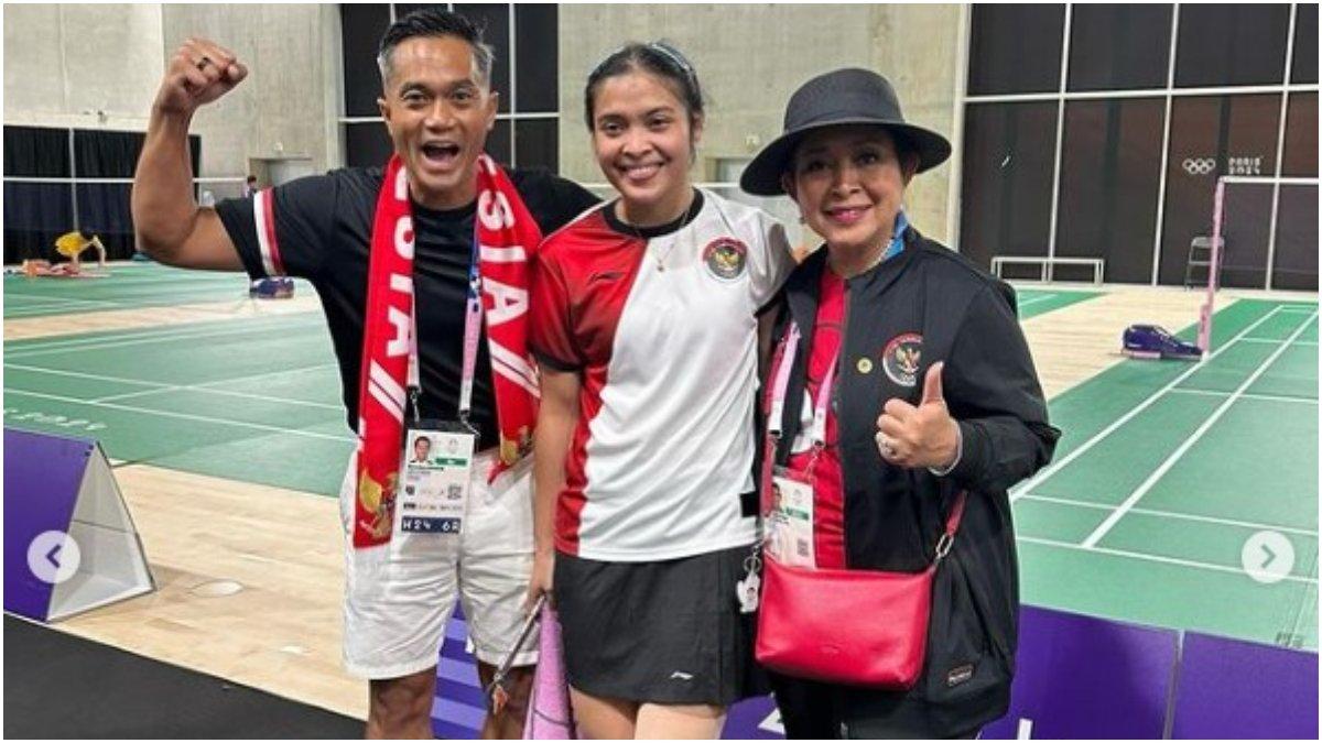 Titiek Soeharto berinteraksi dengan Gregoria Mariska Tunjung