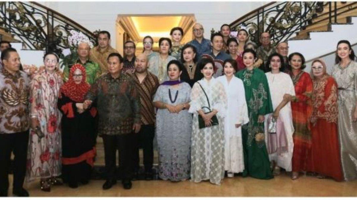 Titiek Soeharto saat rayakan ulang tahun ke-65.