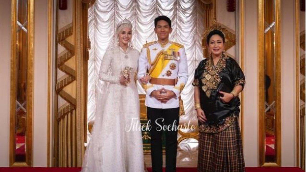 Titiek dengan Prince Mateen dan istrinya, Anisha Rosnah.