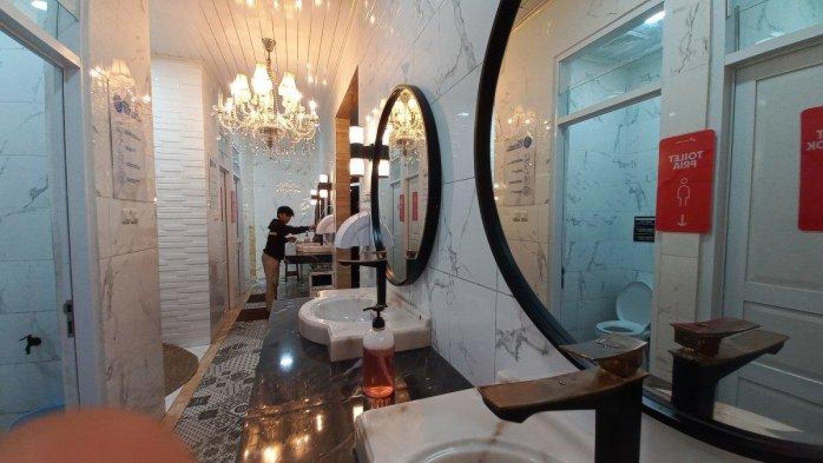 Toilet SPBU Bangkongreang di Desa Benda, Kecamatan Cicurug, Kabupaten Sukabumi, Jawa Barat, viral karena sangat megah