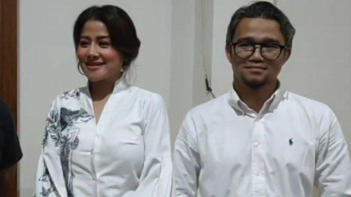 Tokoh politik perempuan, Asrilia Kurniati resmi  untuk Pilkada Surabaya 2024