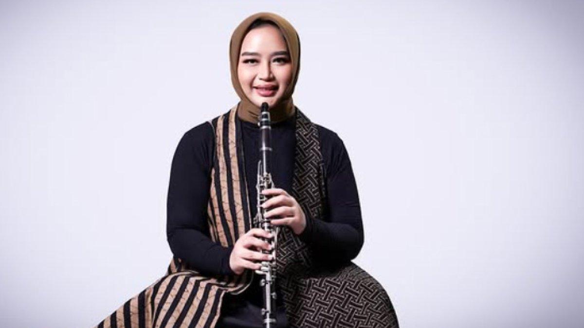 Tya Subiakto